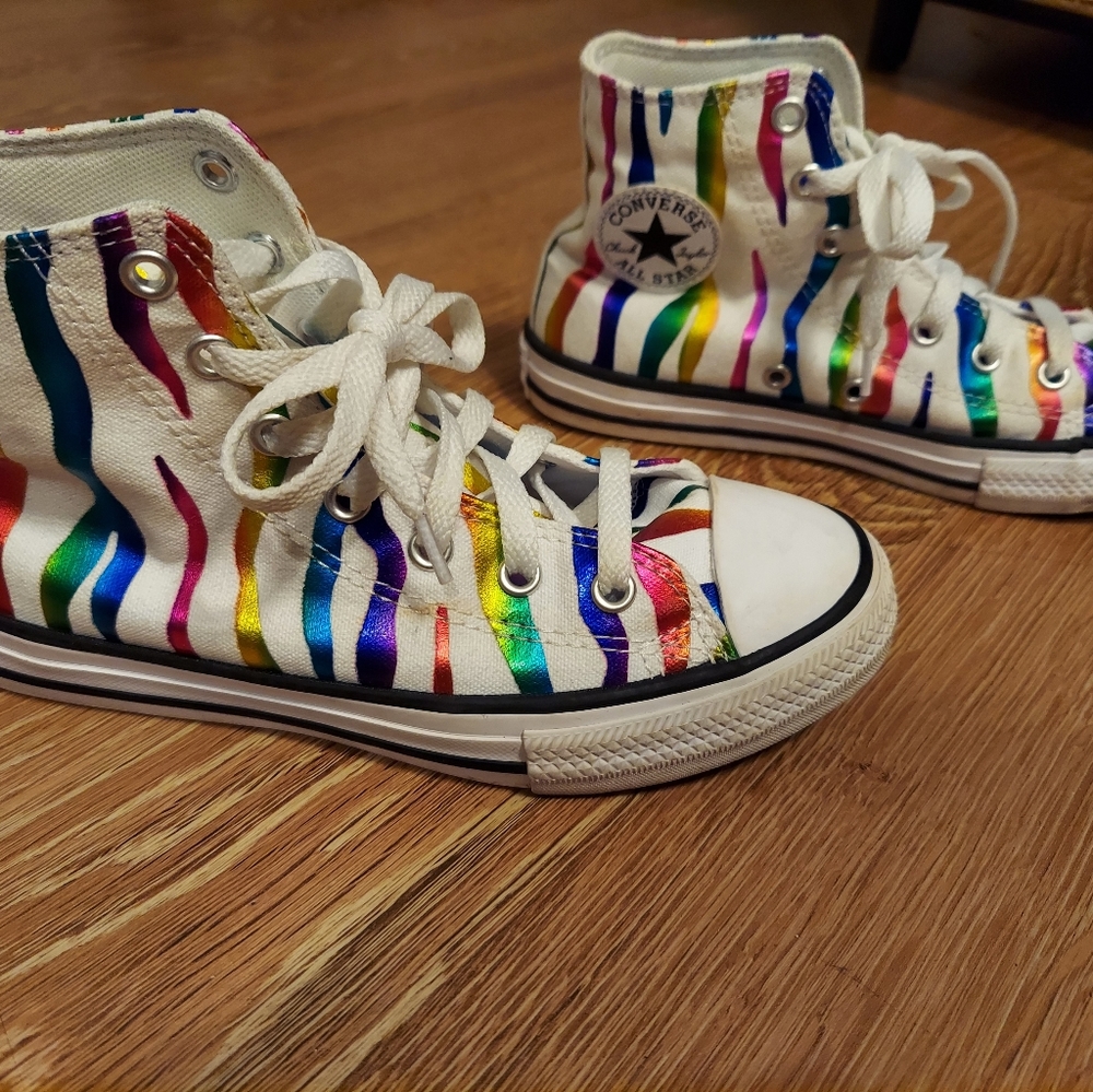 Girls high top converse size 2